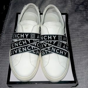GIVENCHY '4G' BRANDED SNEAKERS